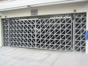 La Vita Garage Gate